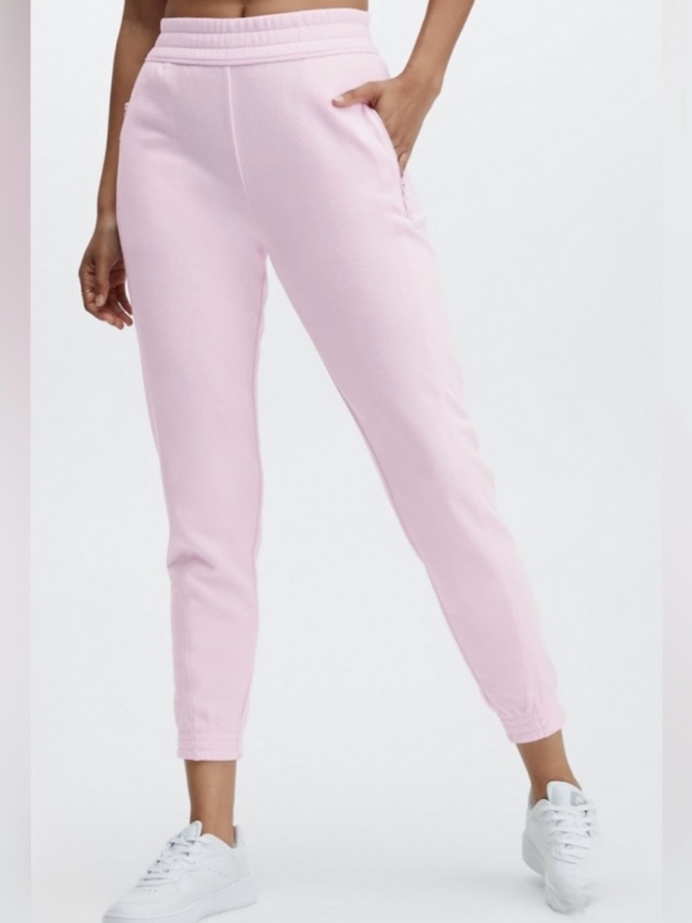 Fabletics Lavender slim cut  High-Rise Jogger